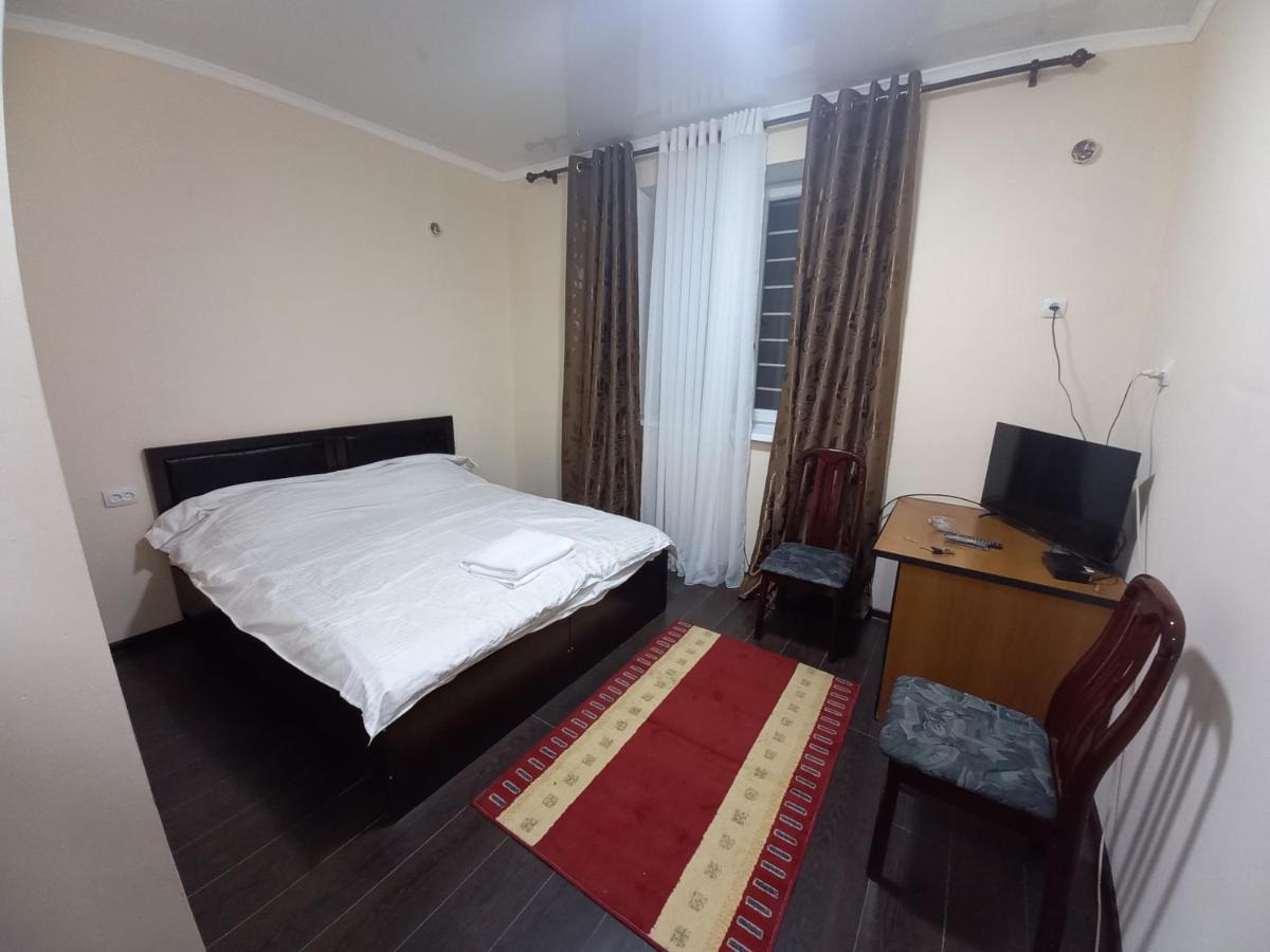 Adi Hotel Bichkek Extérieur photo