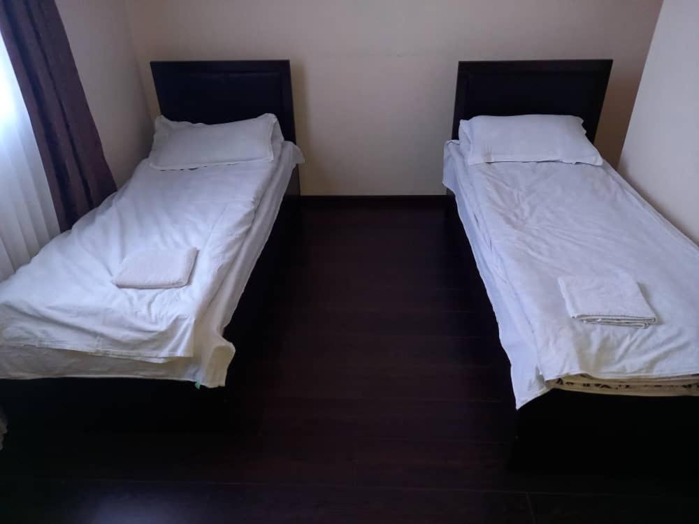 Adi Hotel Bichkek Extérieur photo
